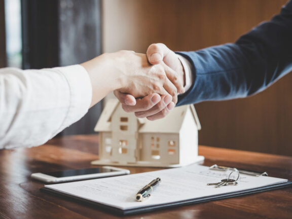real estate agent in Woodland Hills